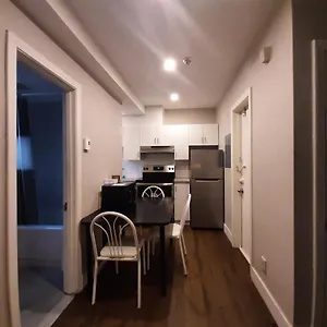 Apartment Sanitized Renovated Close To Subway And 24 Hrs Services, Montreal