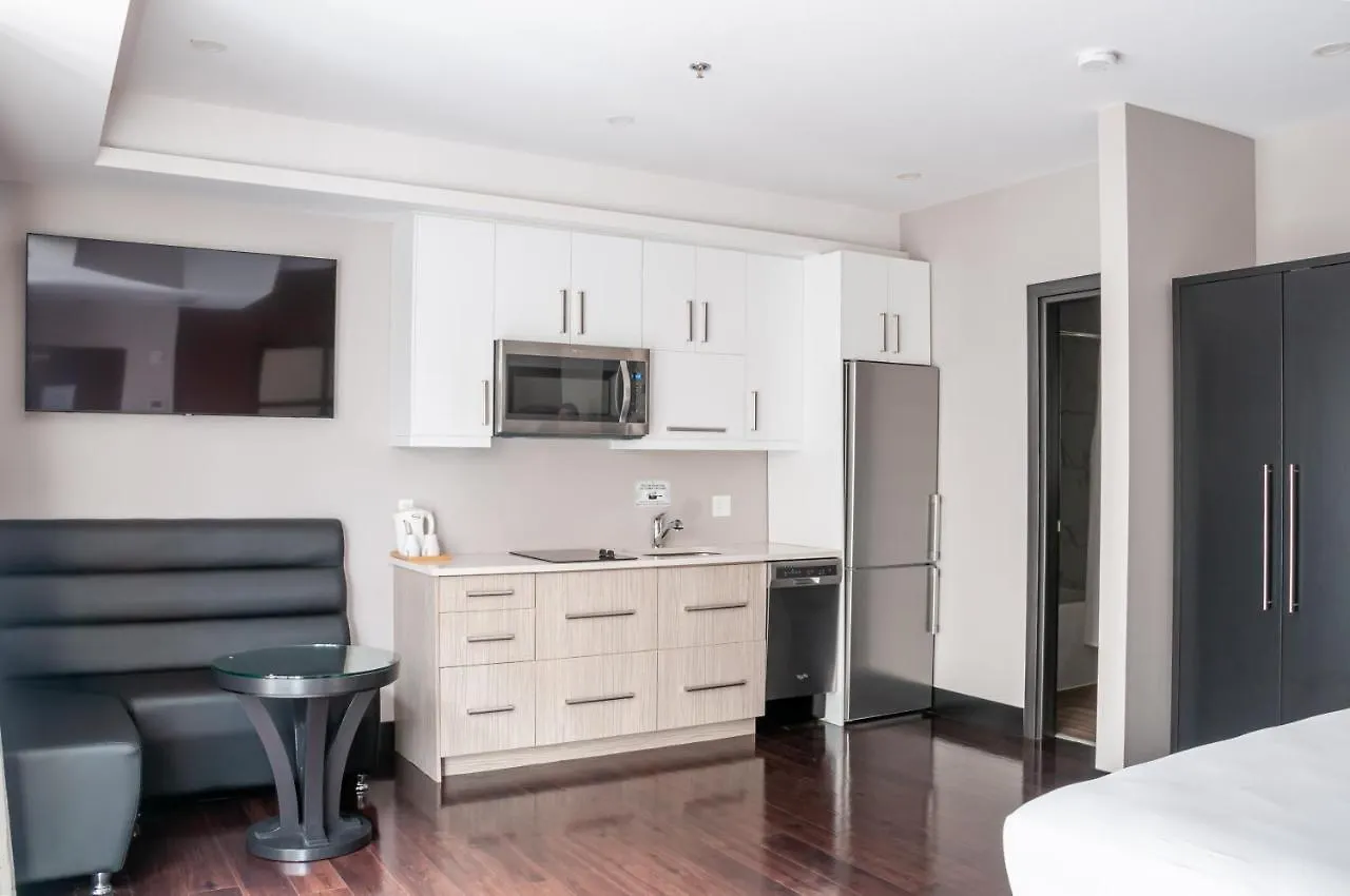 M Montreal Hostel