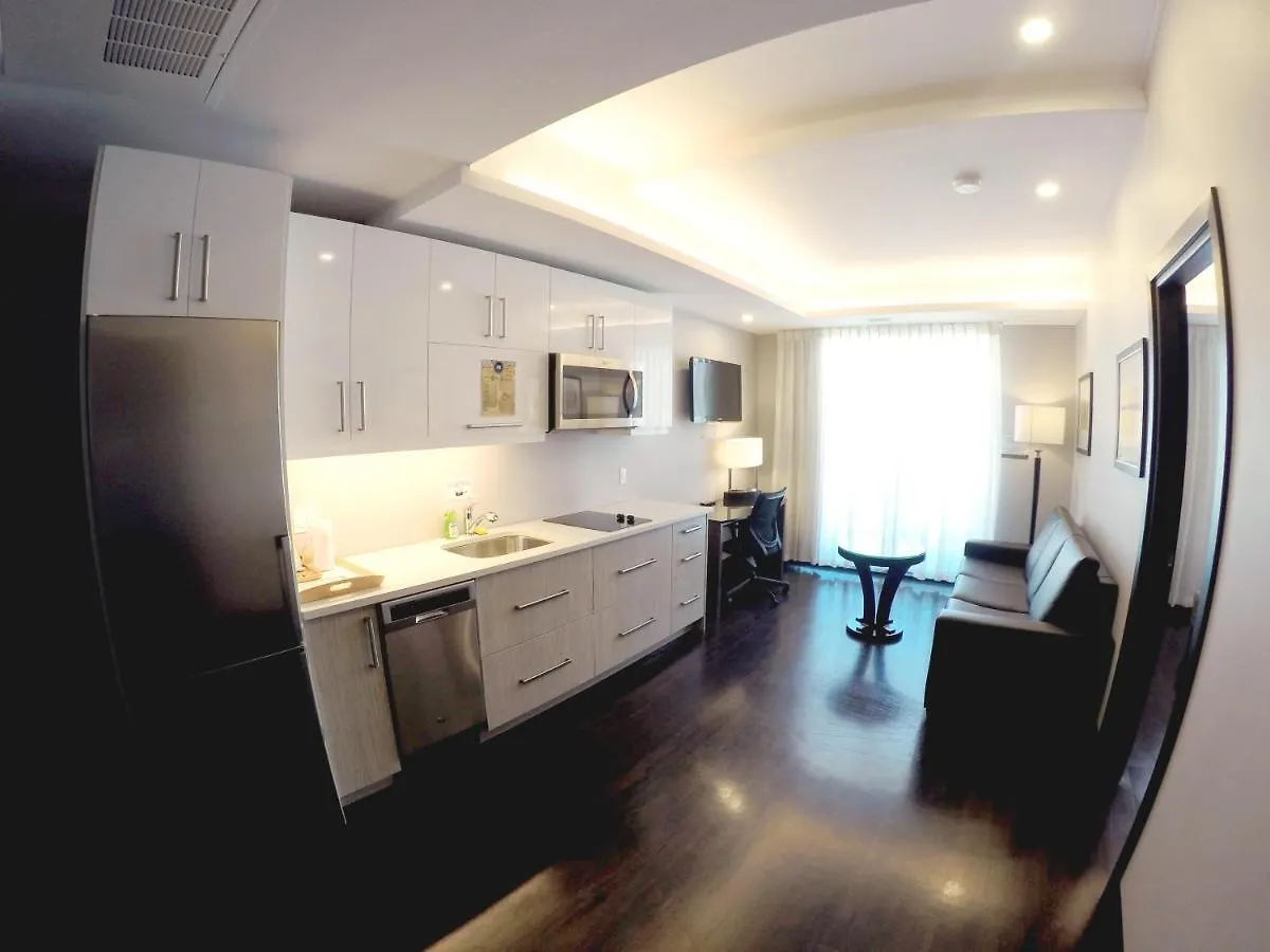M Montreal Hostel
